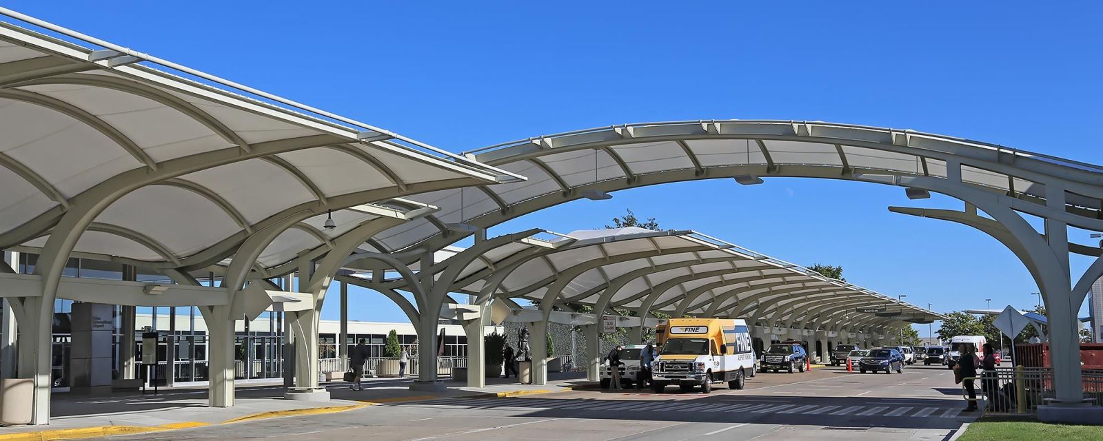 Car Rental Canopy featuring large span space structure 