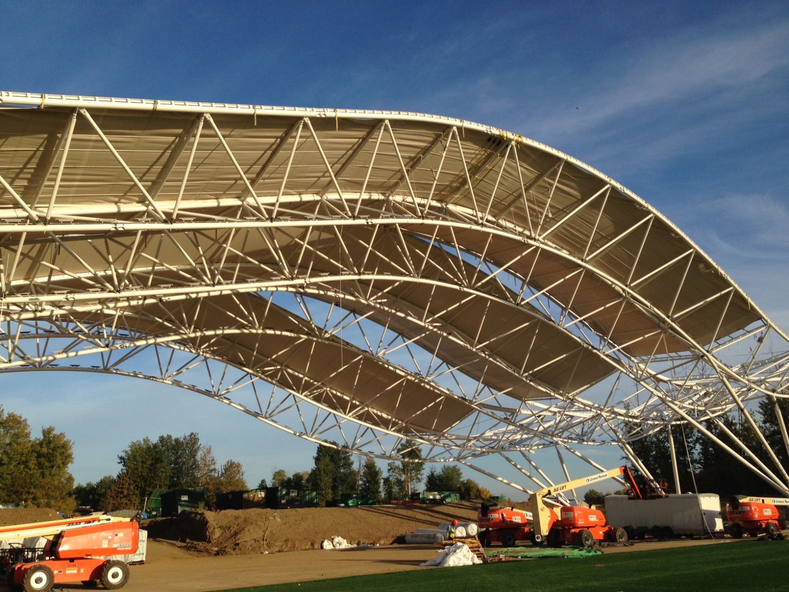 Side view Large-span steel canopy project in Canada